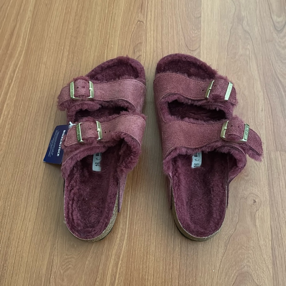 NWT Maroon Fur Lined Birkenstocks